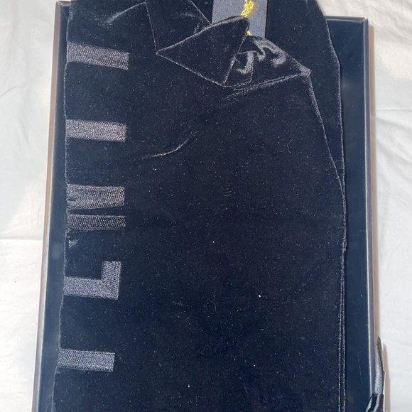 All white used Rihanna fenty pumas - Picture 7 of 7